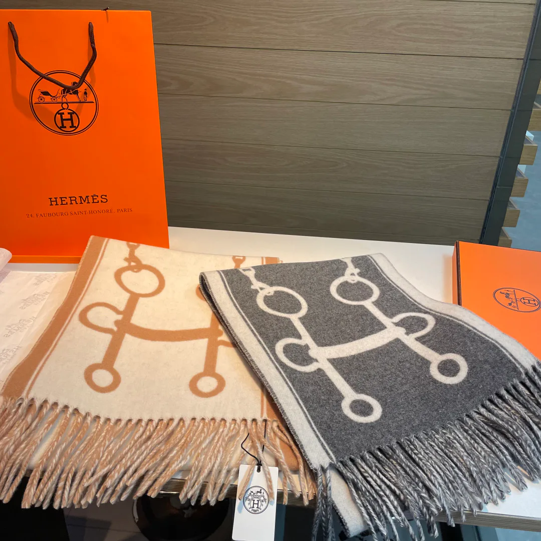Scarves HERMES 18525779