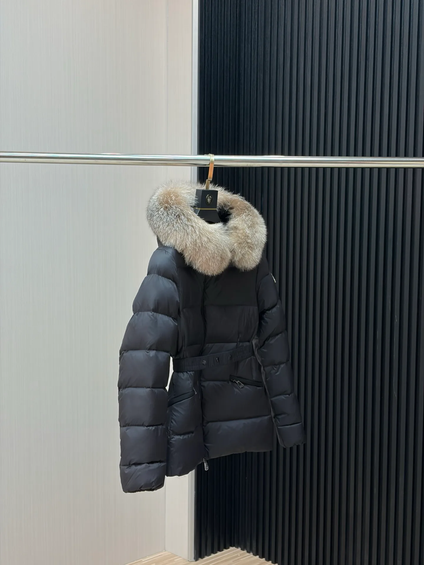 Women's Jackets And Down Jackets MONCLER 18007155