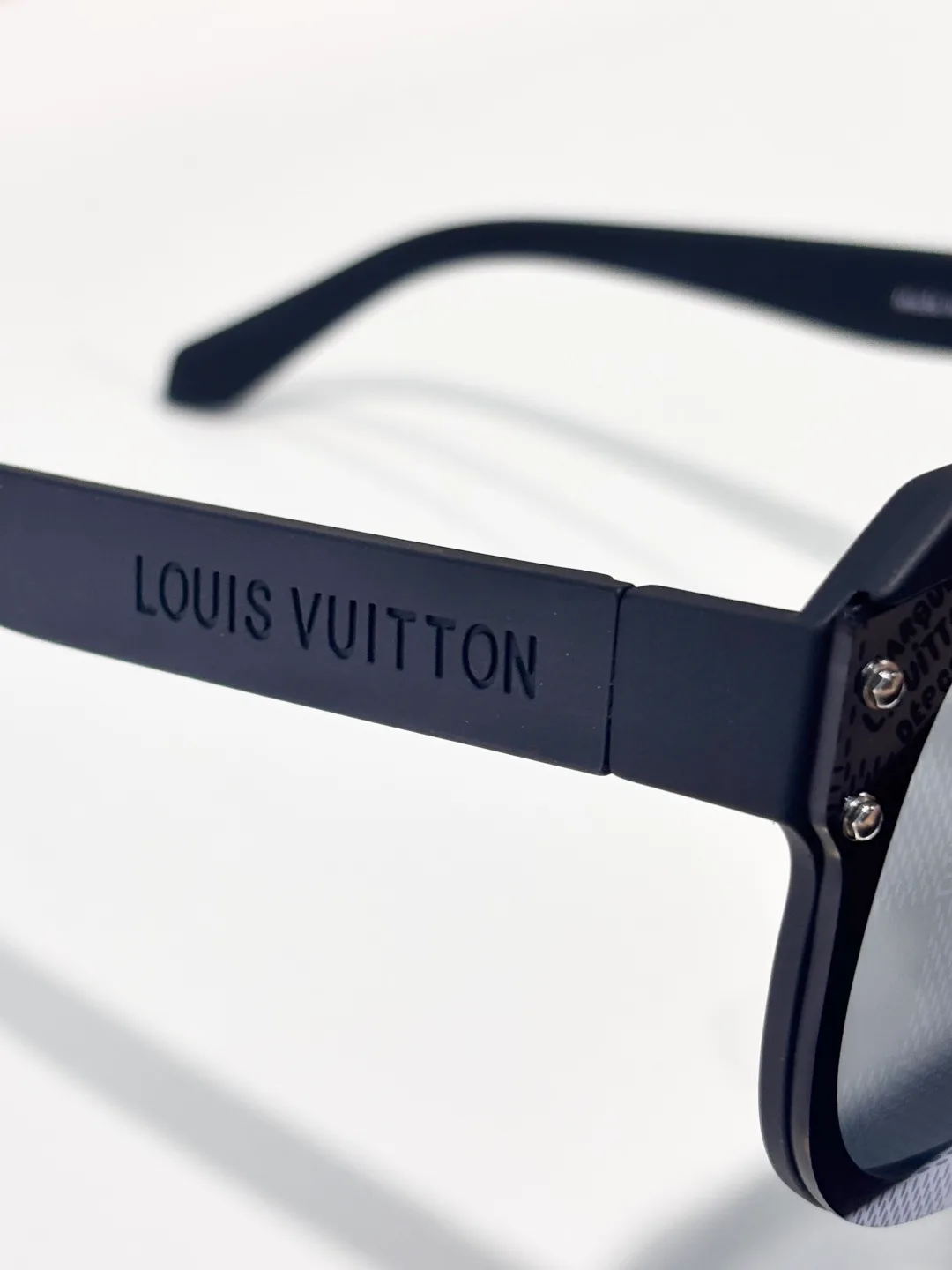 Glasses LOUIS VUITTON 18196735