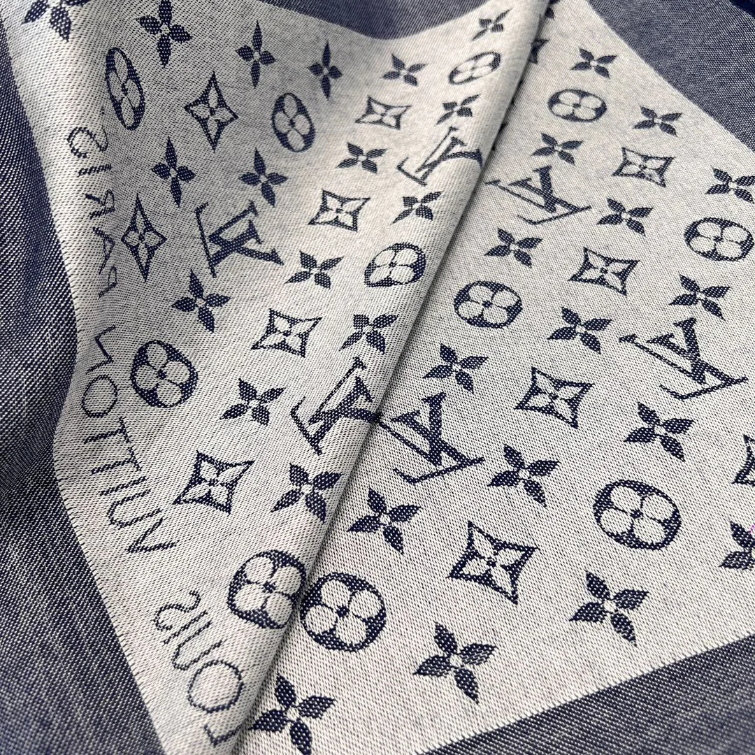 Scarves LOUIS VUITTON 17805235