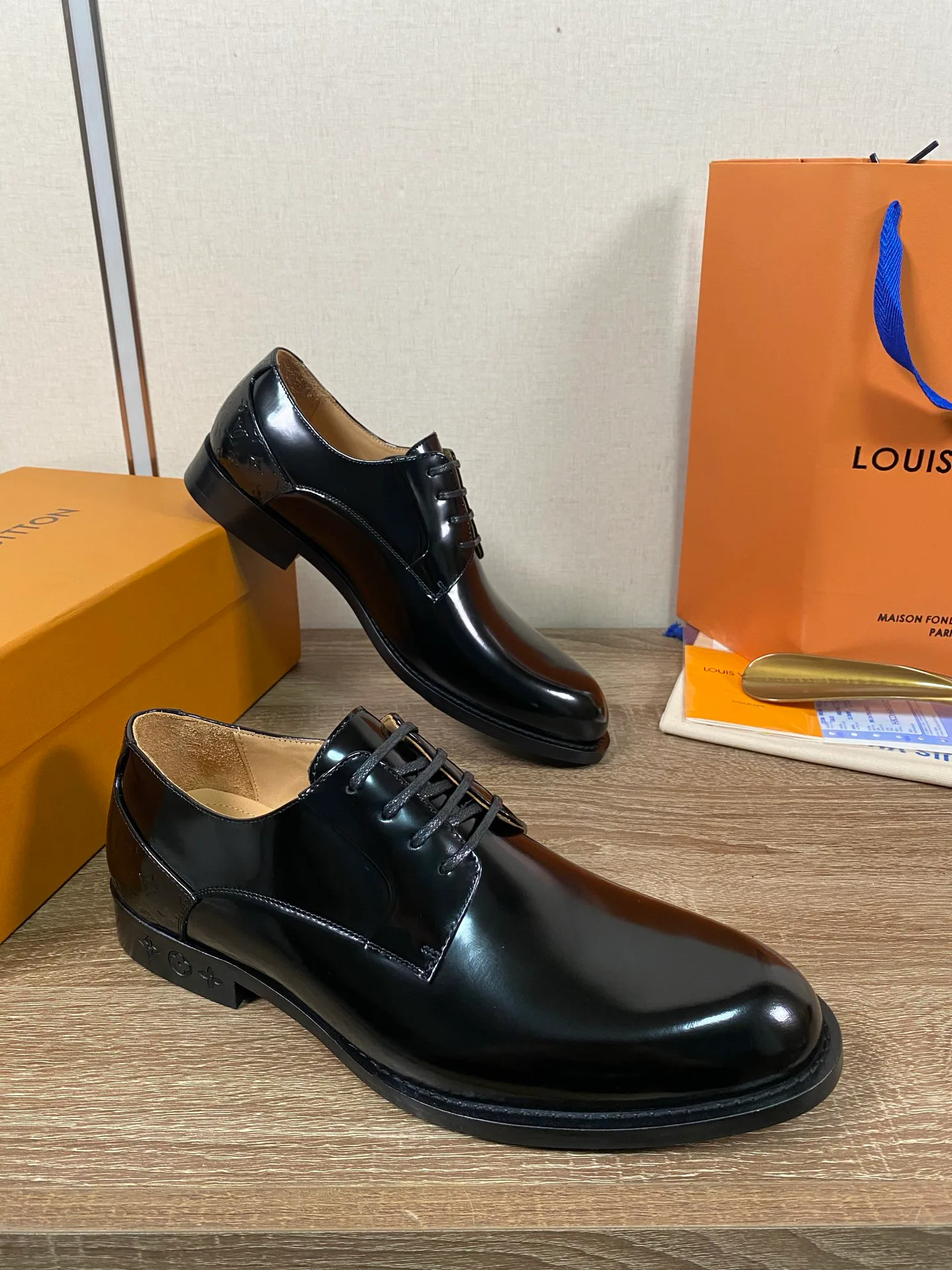Men's Loafers And Dress Shoes LOUIS VUITTON 18078676
