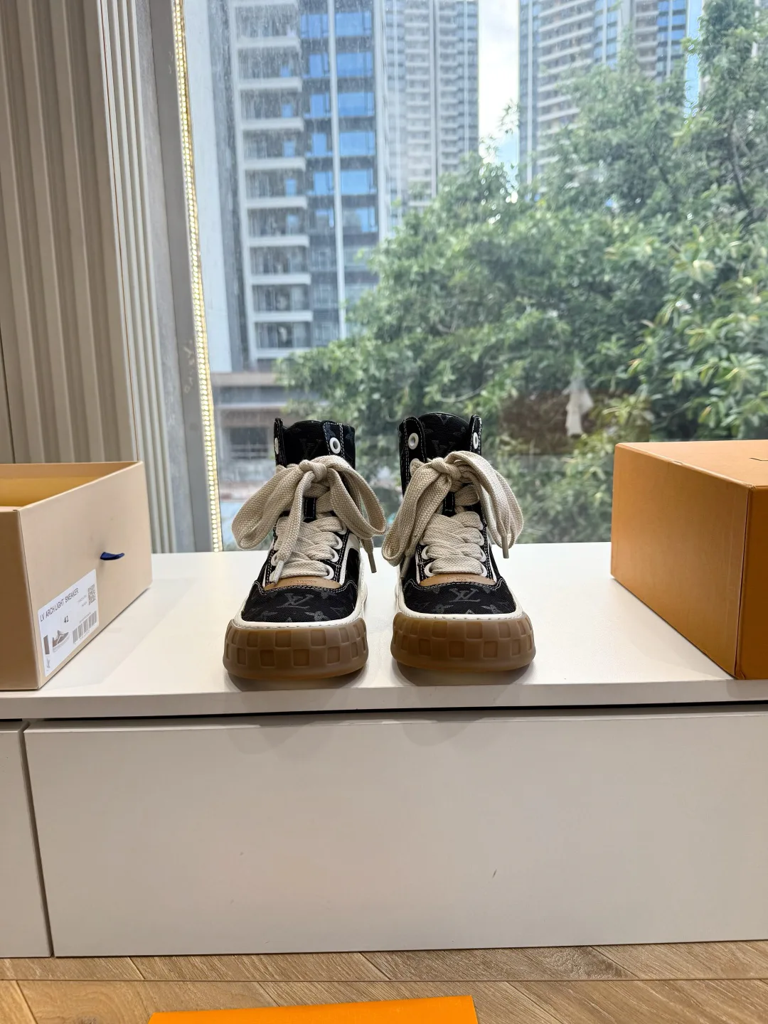 Women's Sneakers LOUIS VUITTON 16991430