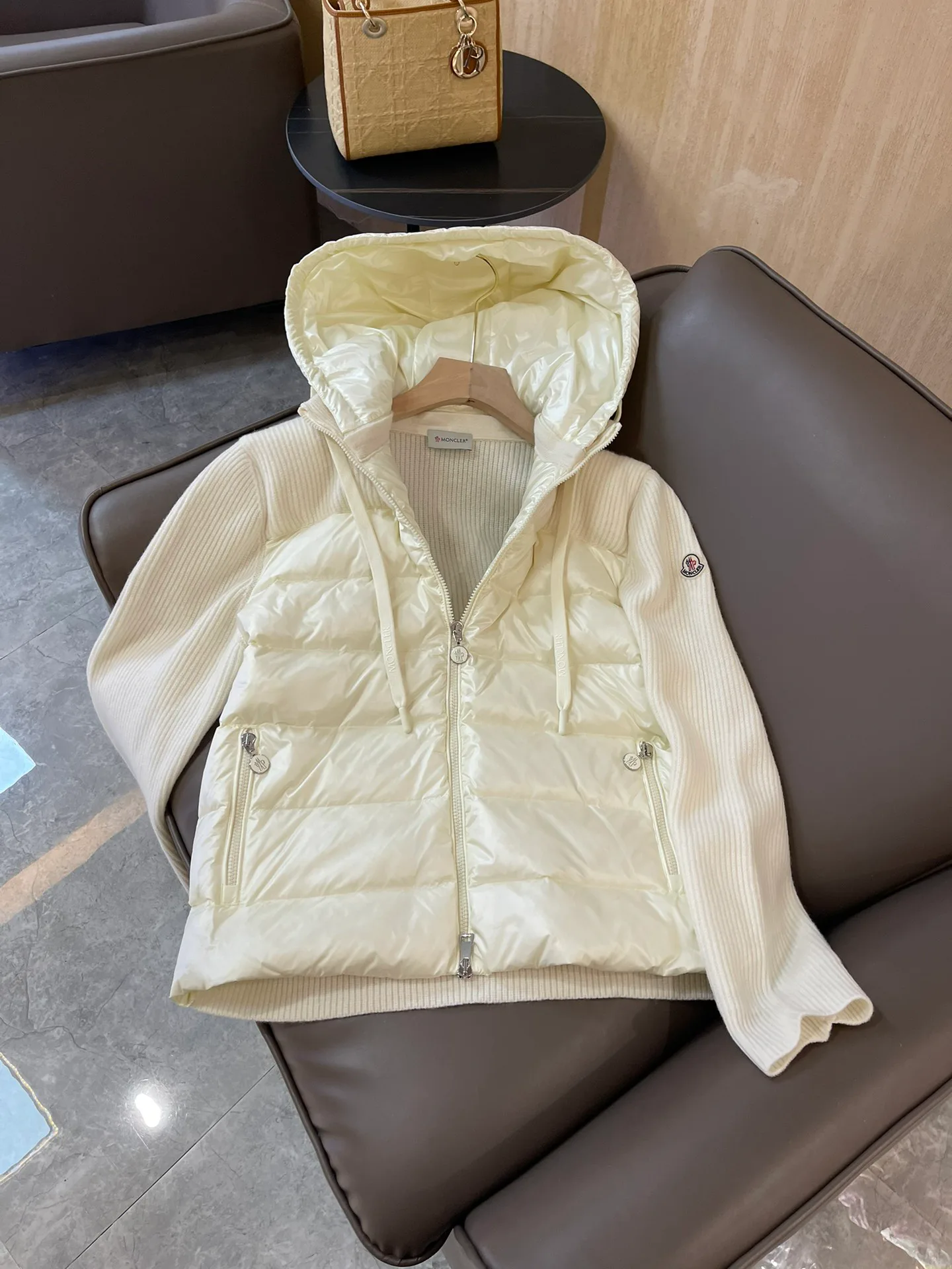Women's Jackets And Down Jackets MONCLER 17886536