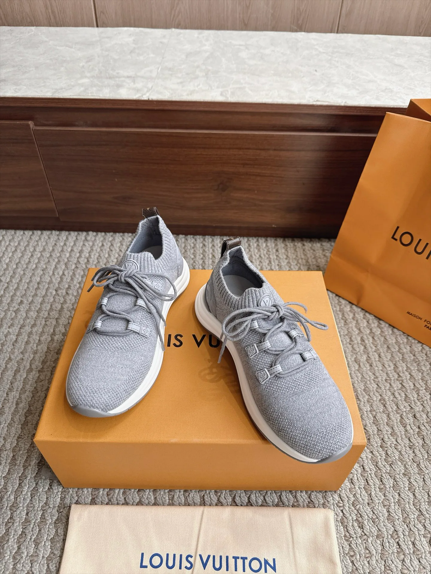 Men's Sneakers LOUIS VUITTON 18333247
