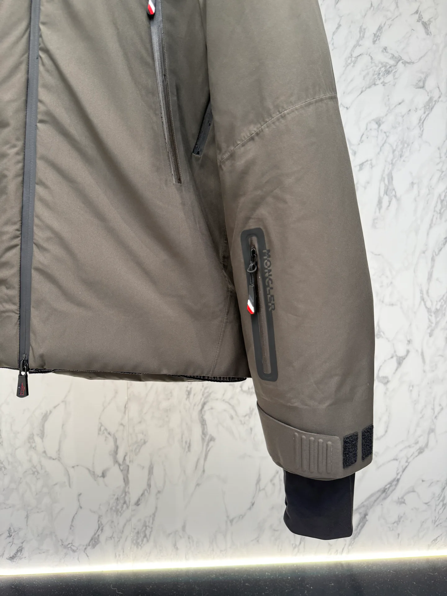 Men's Jackets And Down Jackets MONCLER 18279255