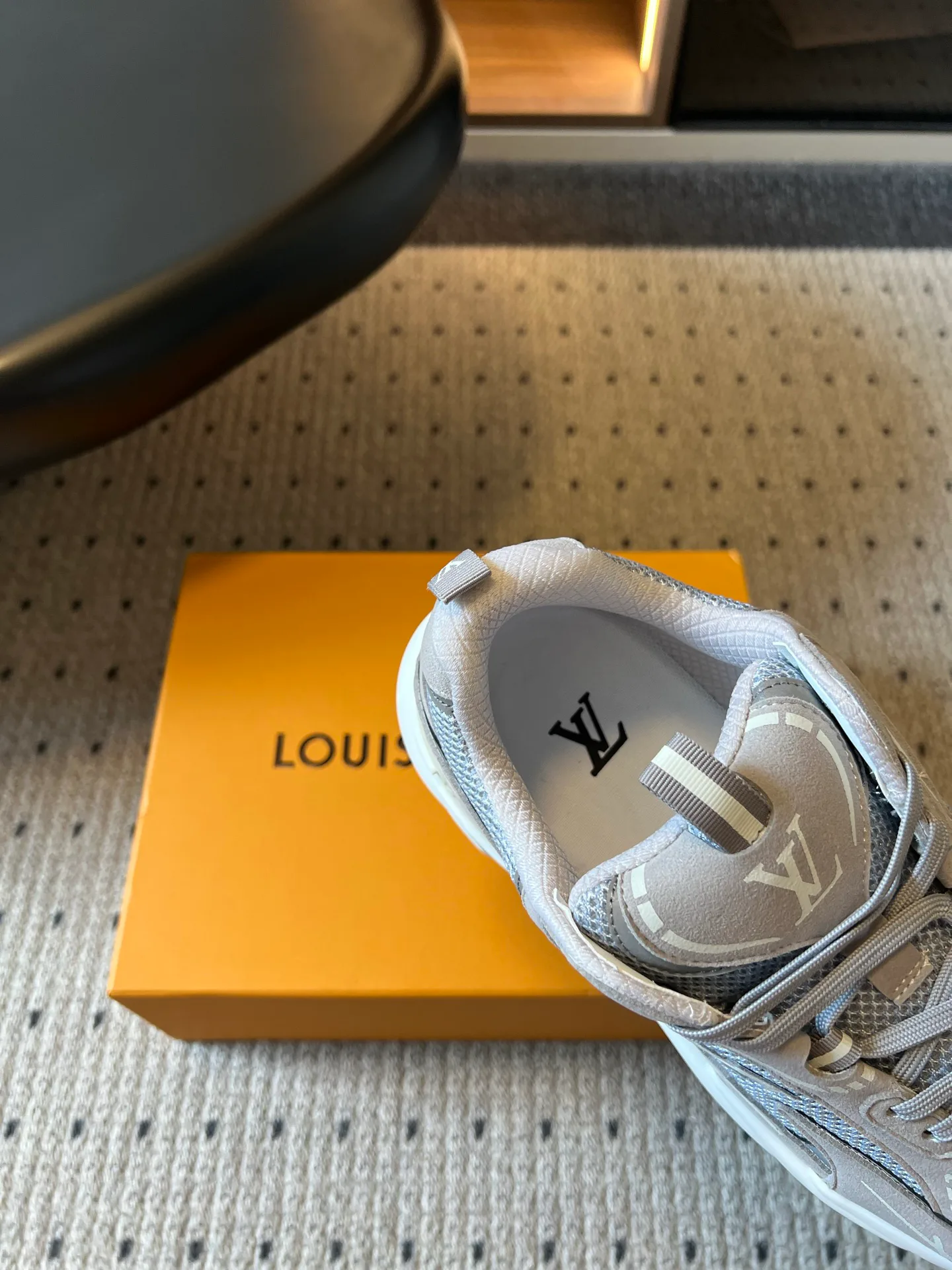 Men's Sneakers LOUIS VUITTON 17419416