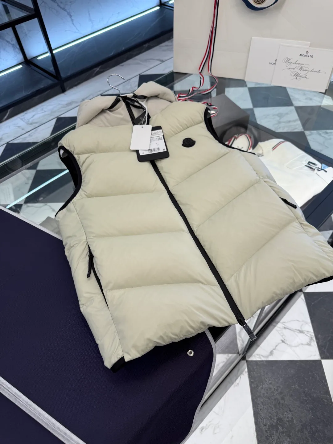 Men's Vests MONCLER 18007725