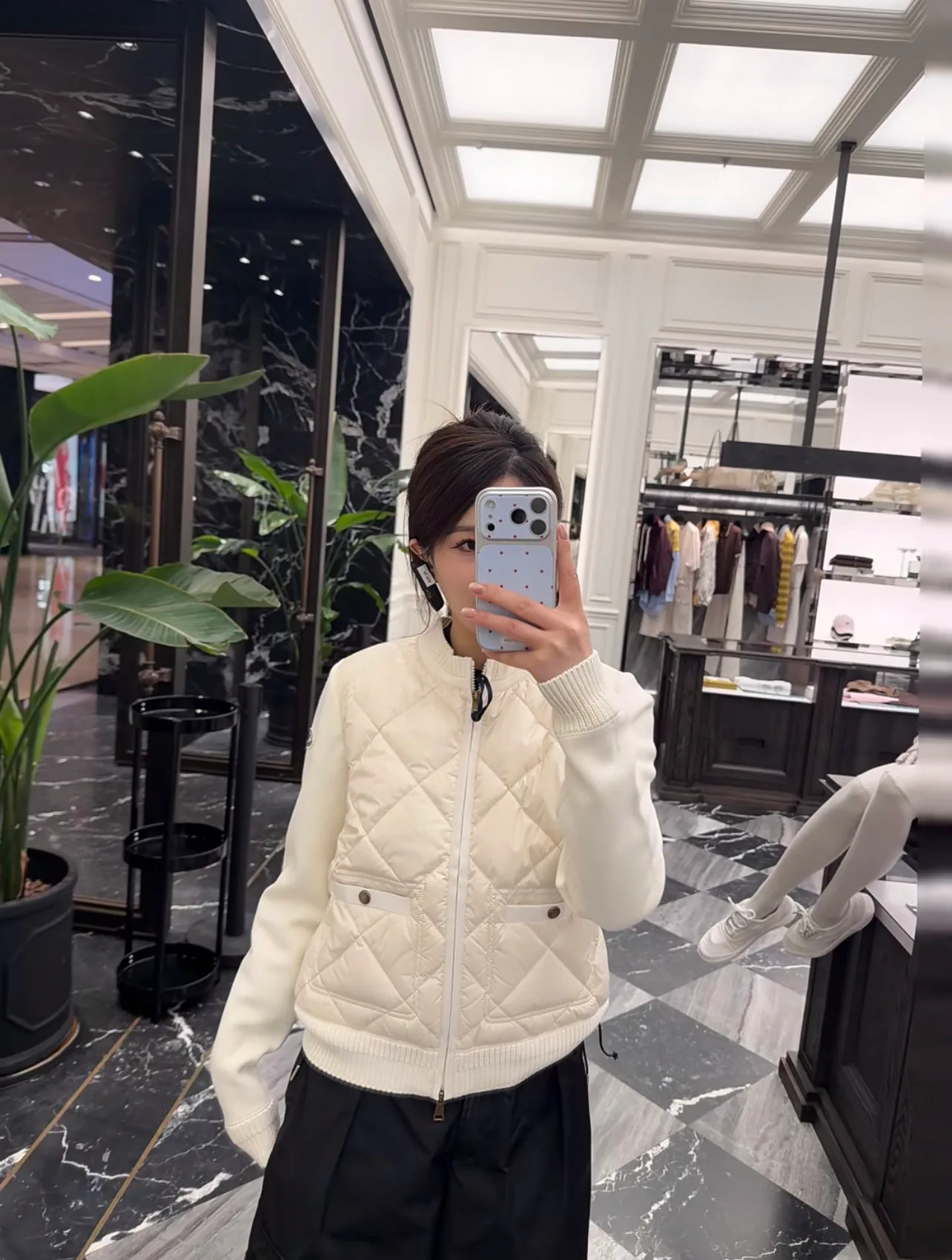 Women's Jackets And Down Jackets MONCLER 18030710