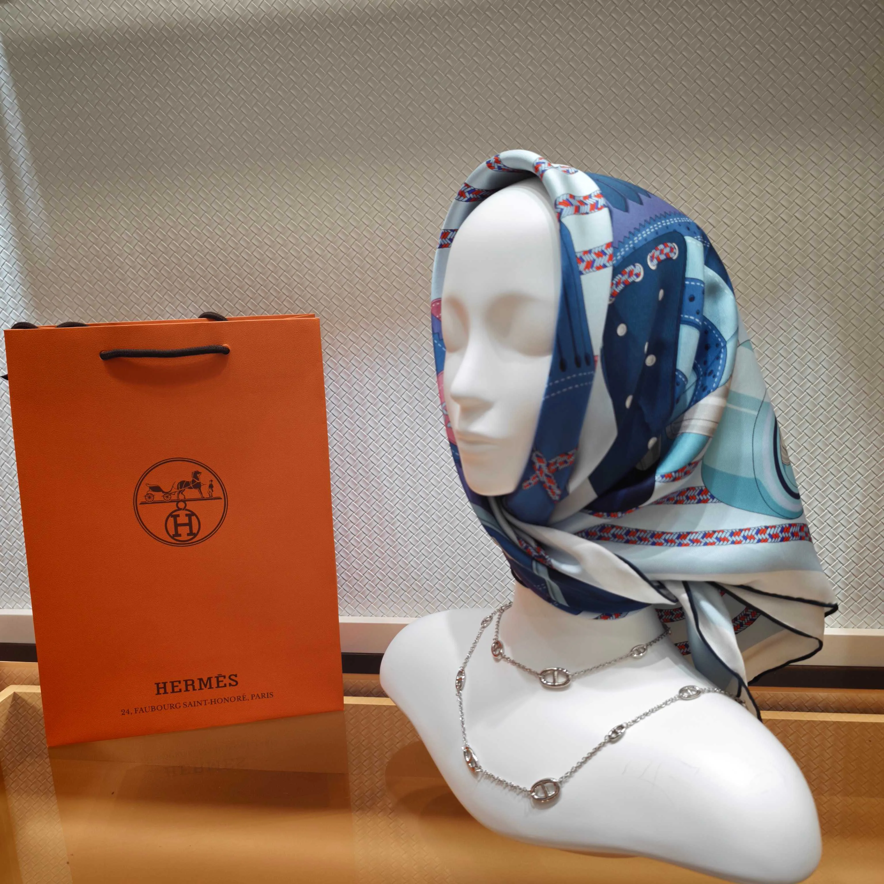 Silk Scarves HERMES 18167143