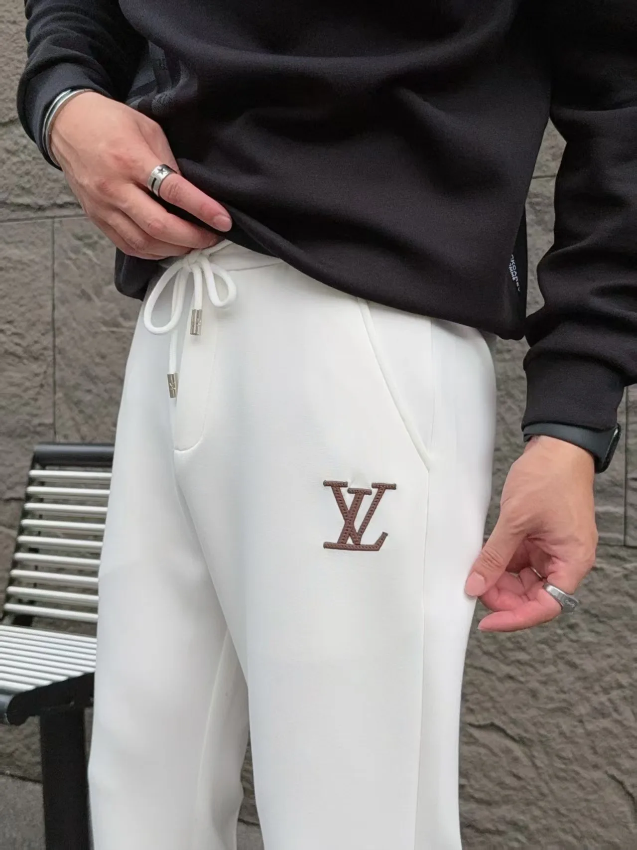 Women's Trousers LOUIS VUITTON 18178461