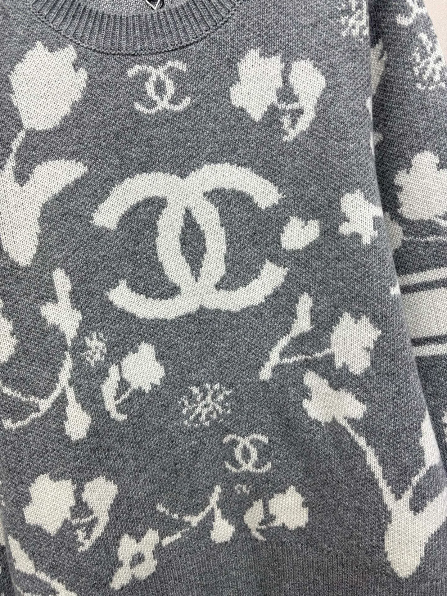 Women's Jumpers And Sweaters CHANEL 17696372