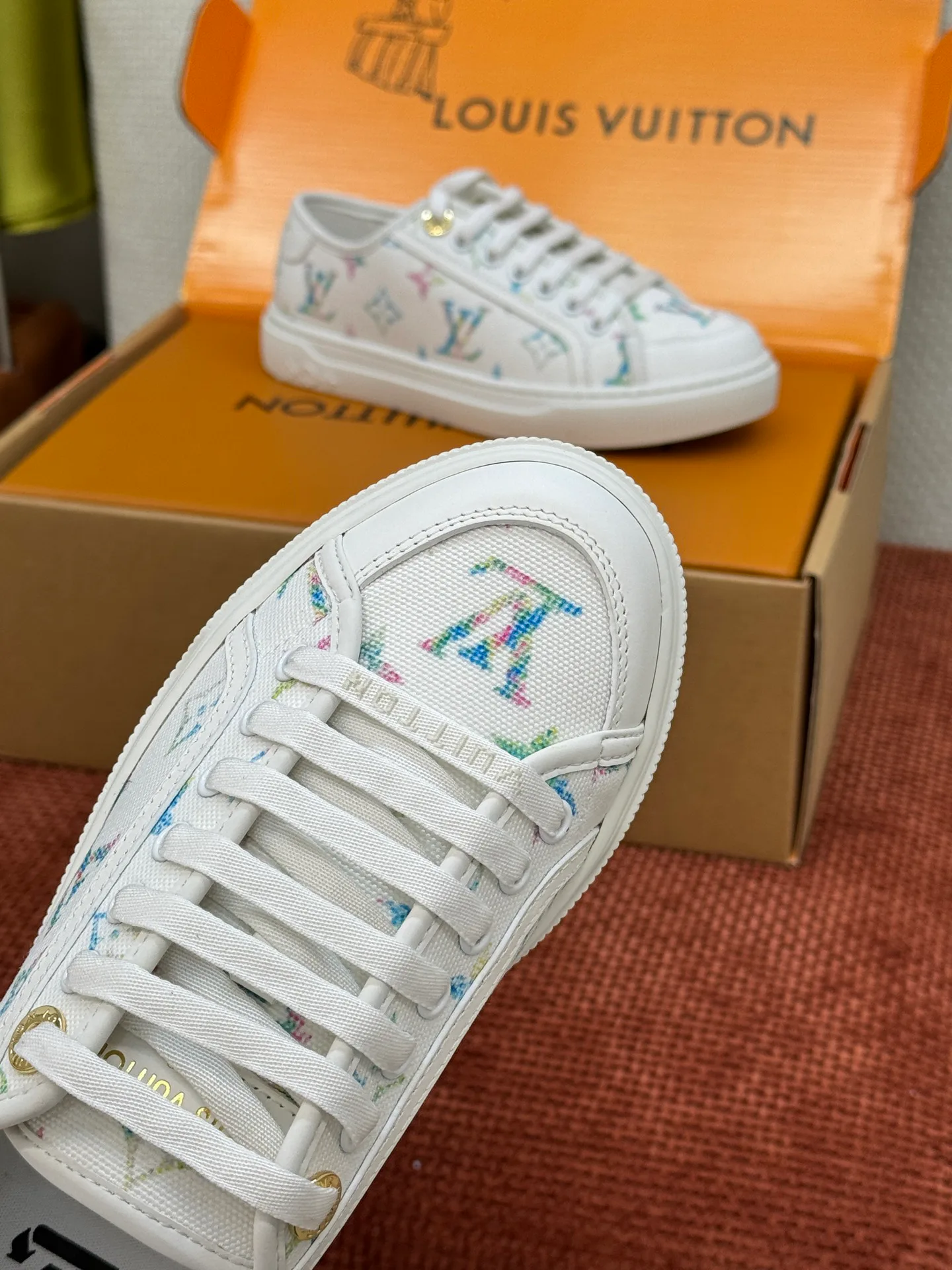 Women's Sneakers LOUIS VUITTON 18192823