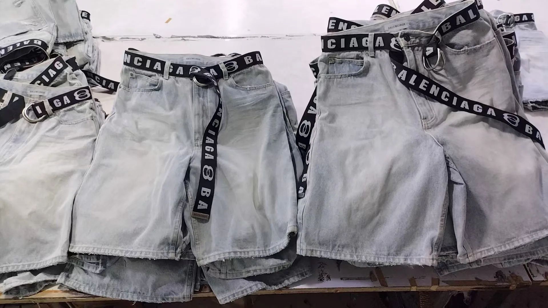 Men's Jeans BALENCIAGA 17468325