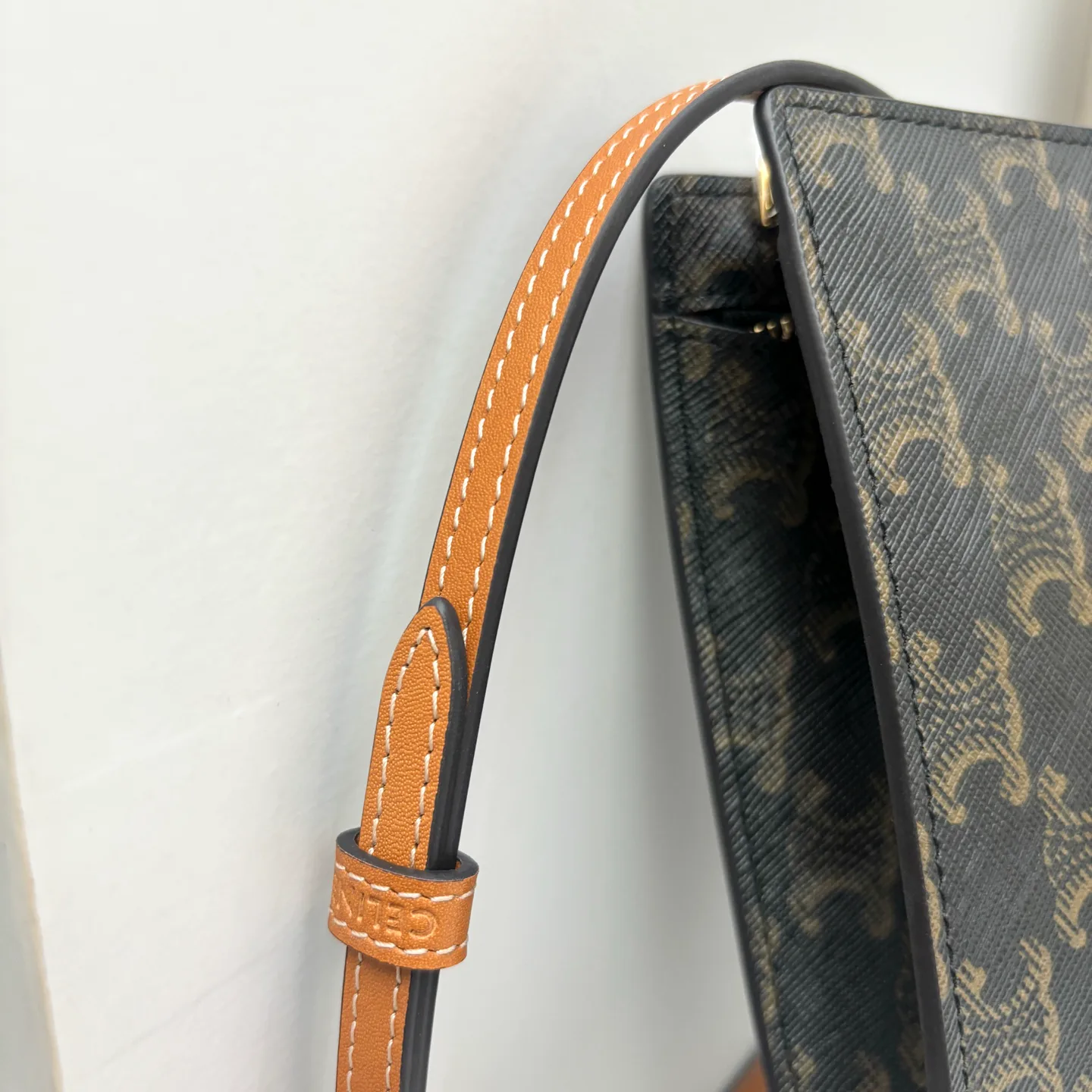Women's Classic Handbags CELINE 18223206