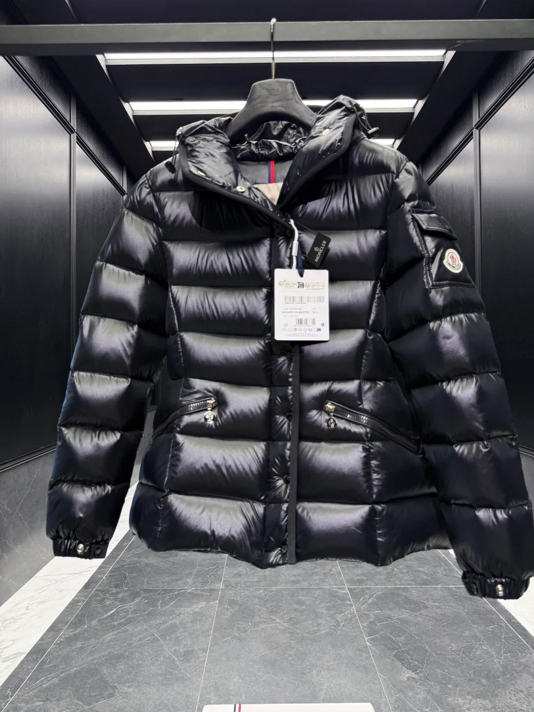 Men's Jackets And Down Jackets MONCLER 18492194
