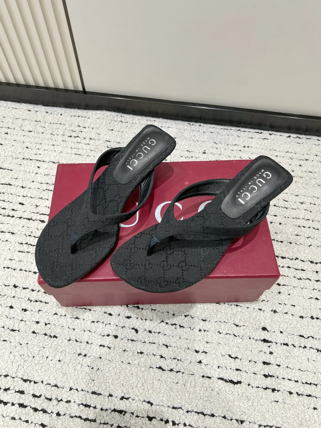 Women's Flip-Flops GUCCI 17637839