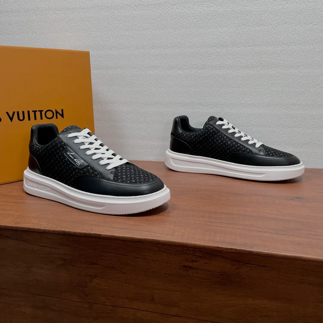 Men's Sneakers LOUIS VUITTON 18000613