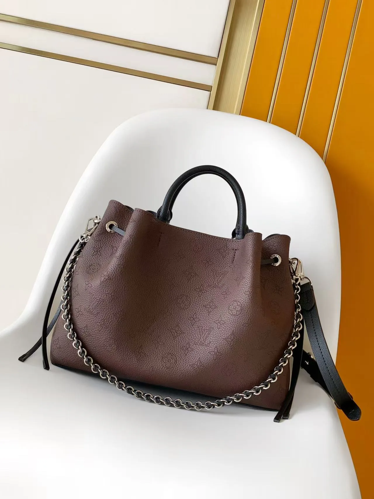Классические Сумки Женские Louis Vuitton 18664435
