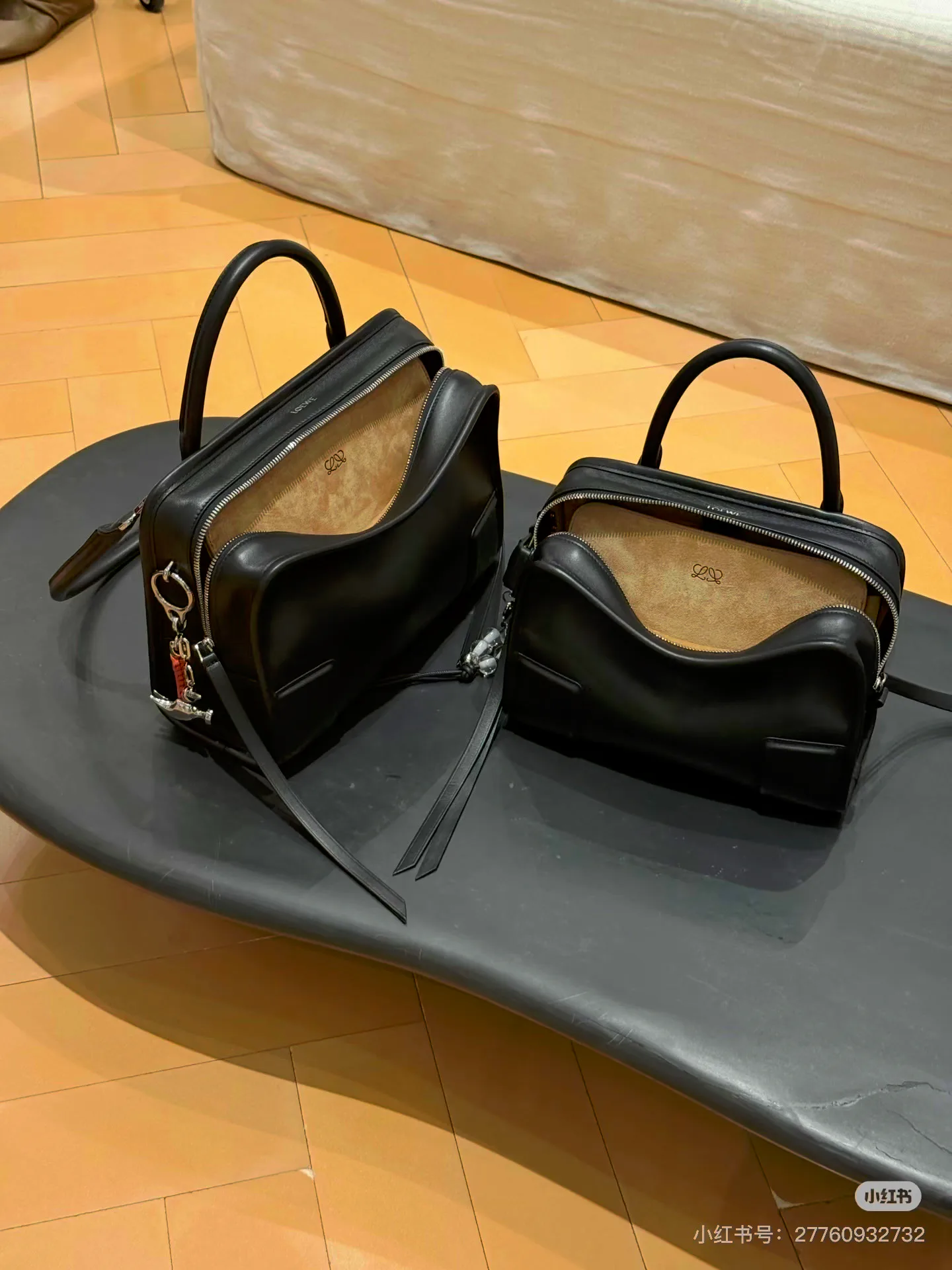 Women's Classic Handbags LOEWE 17333204