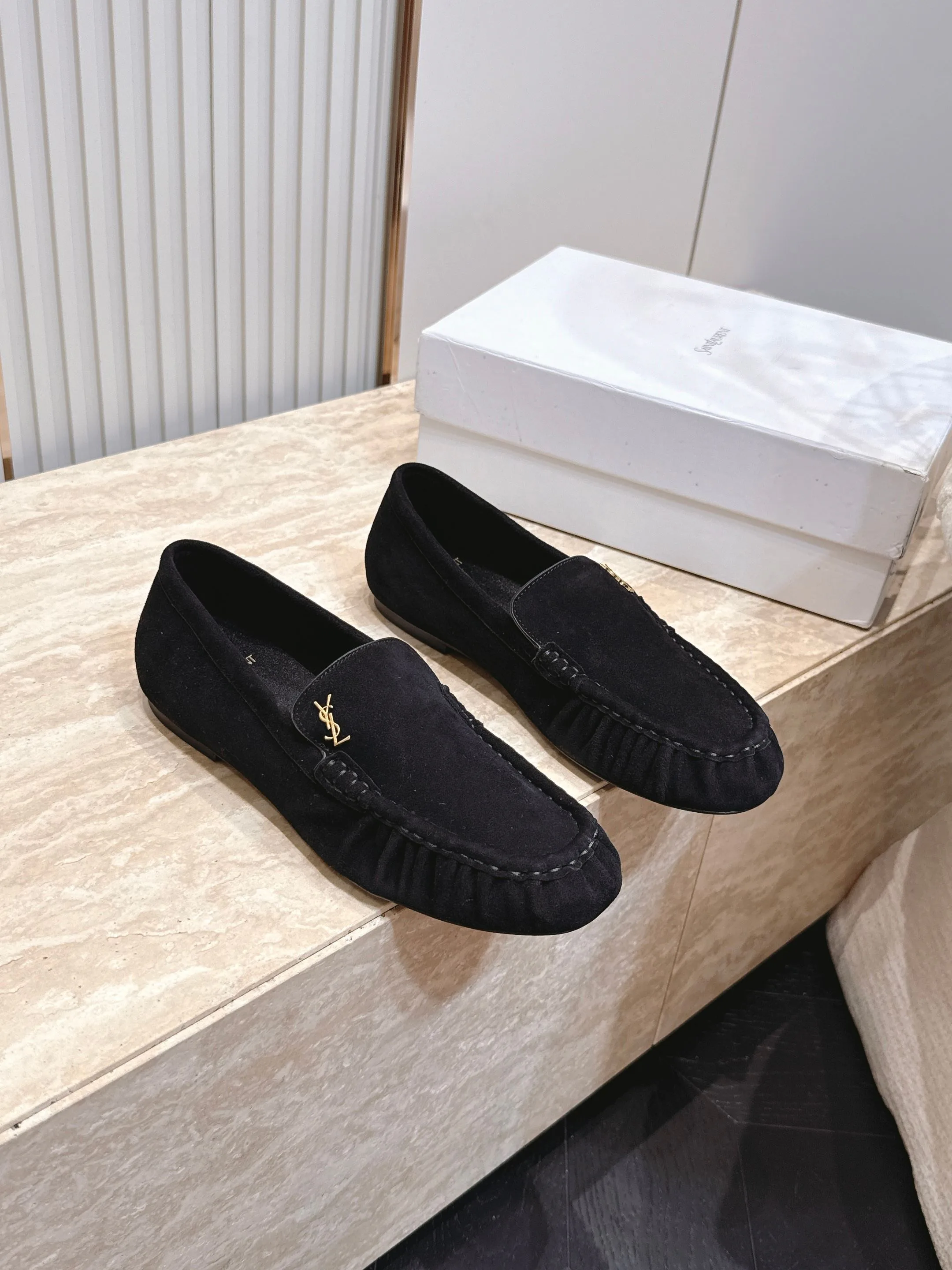 Women's Loafers And Moccasins SAINT LAURENT 17701340