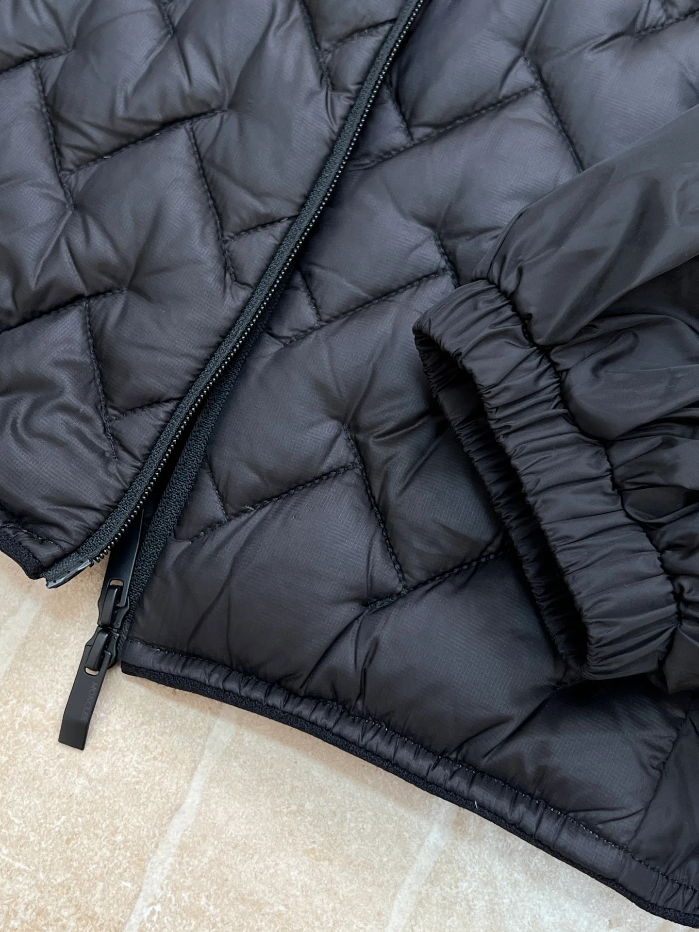 Women's Jackets And Down Jackets MONCLER 17923110