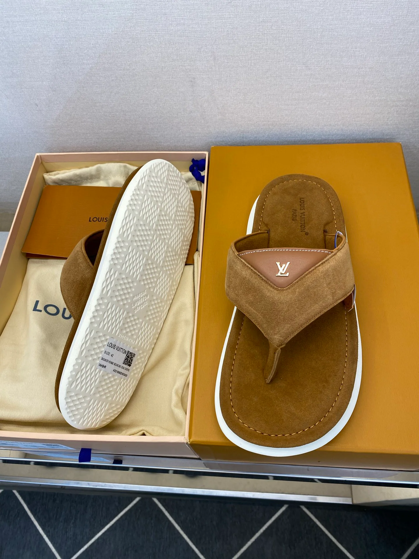 Men's Flip-Flops LOUIS VUITTON 17706369