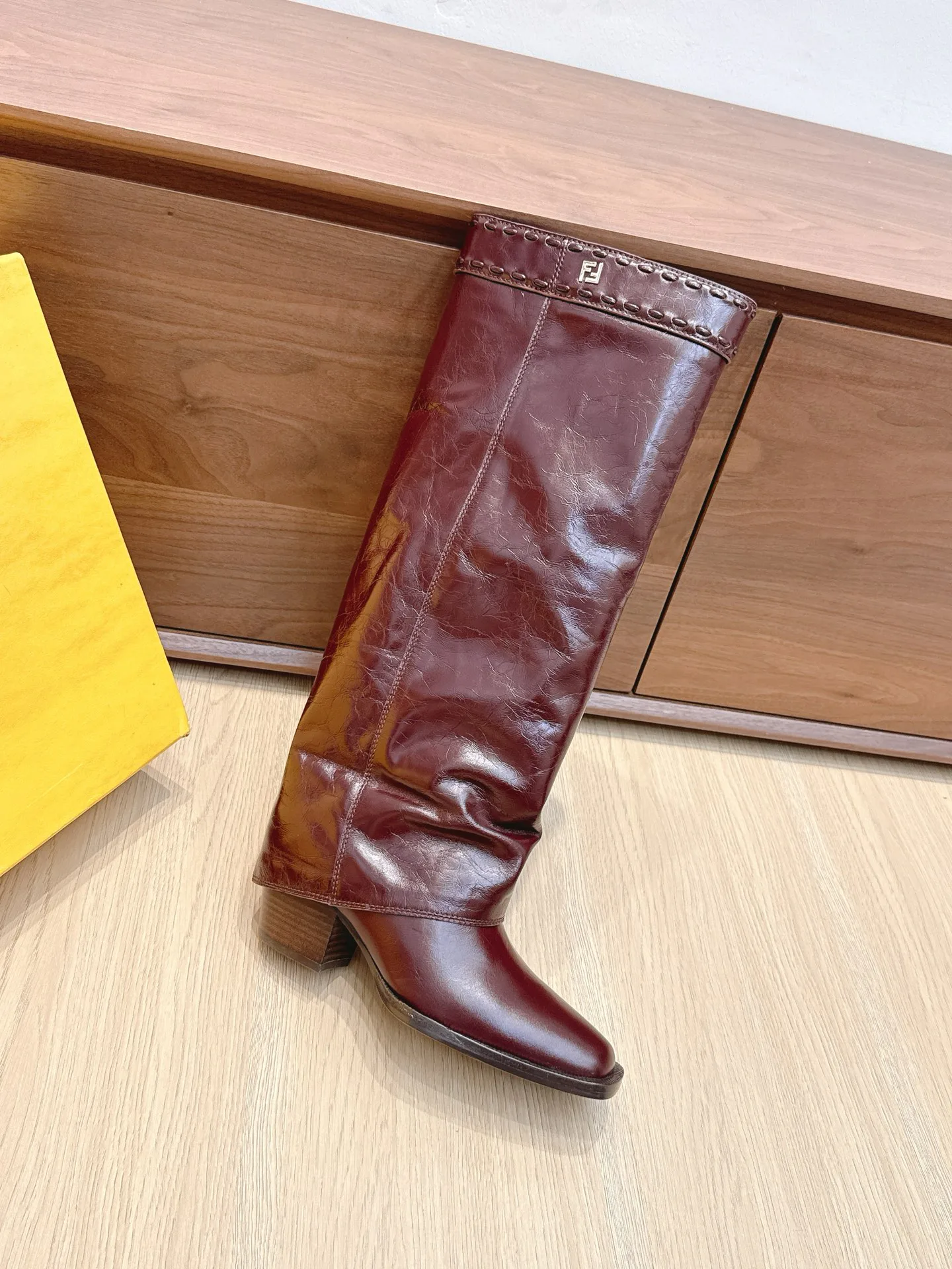 Women's Boots FENDI 18092435