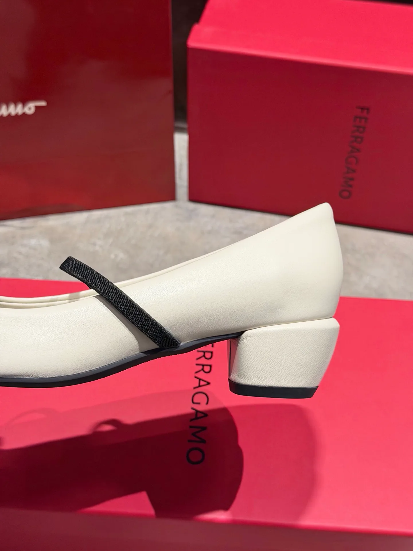 Women's Heels SALVATORE FERRAGAMO 17642553