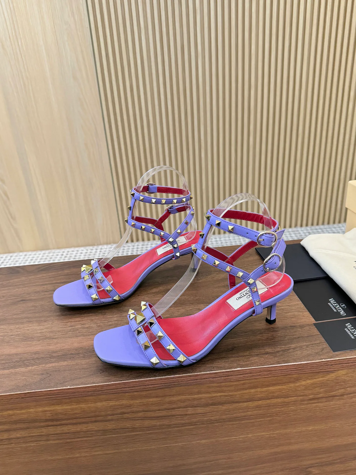 Women's Open-Toe Sandals VALENTINO 17411462
