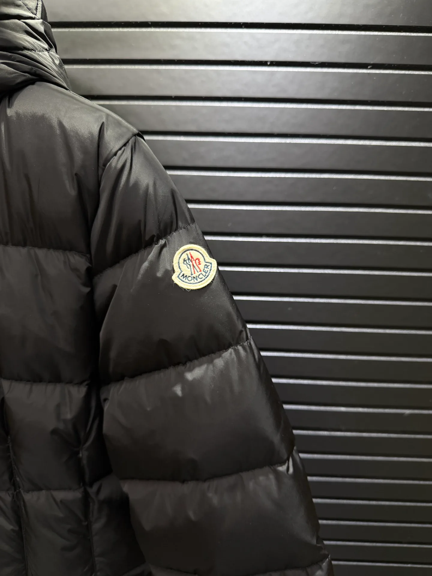 Women's Jackets And Down Jackets MONCLER 18188643
