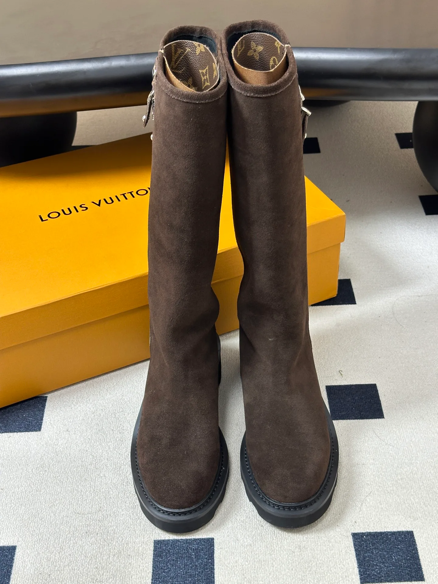 Women's Boots LOUIS VUITTON 18388115