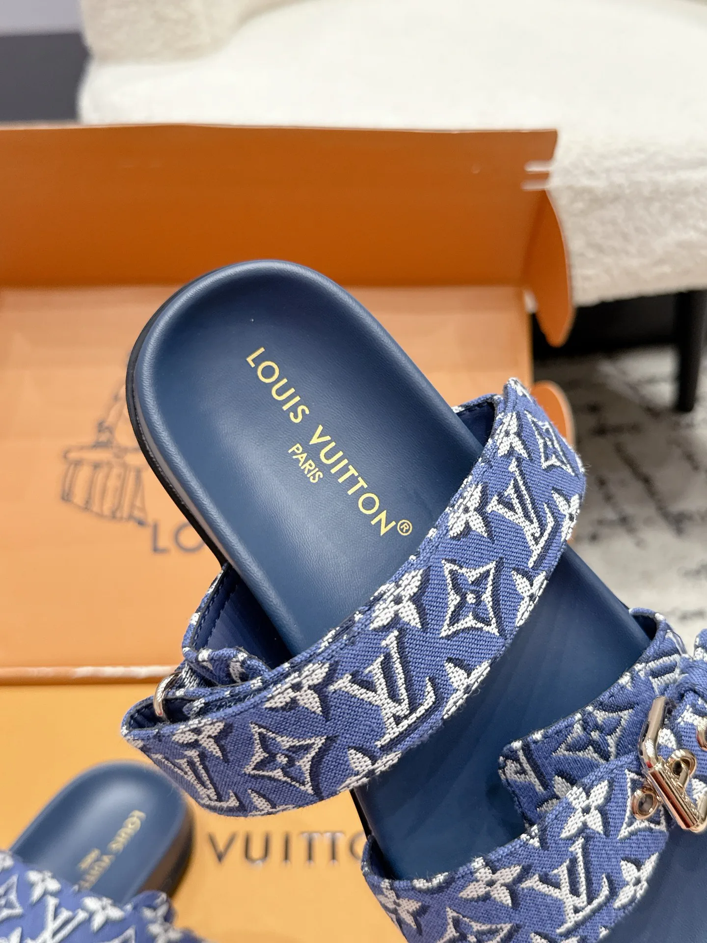 Women's Flip-Flops LOUIS VUITTON 17522808