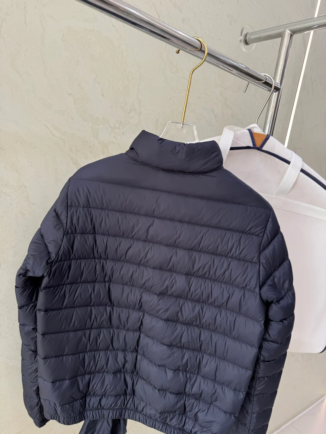 Women's Jackets And Down Jackets MONCLER 18043489