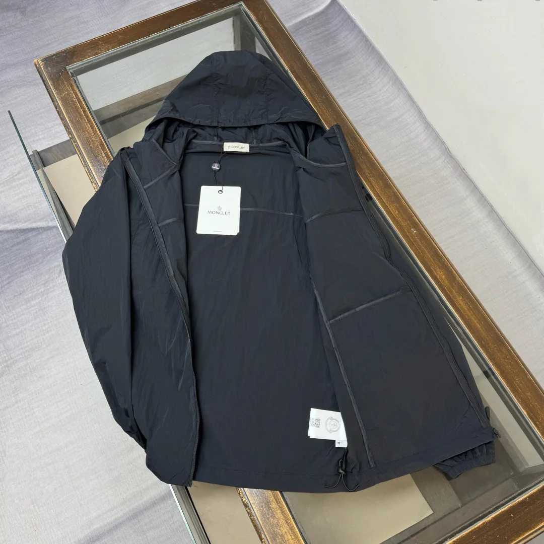 Men's Jackets And Down Jackets MONCLER 17286043