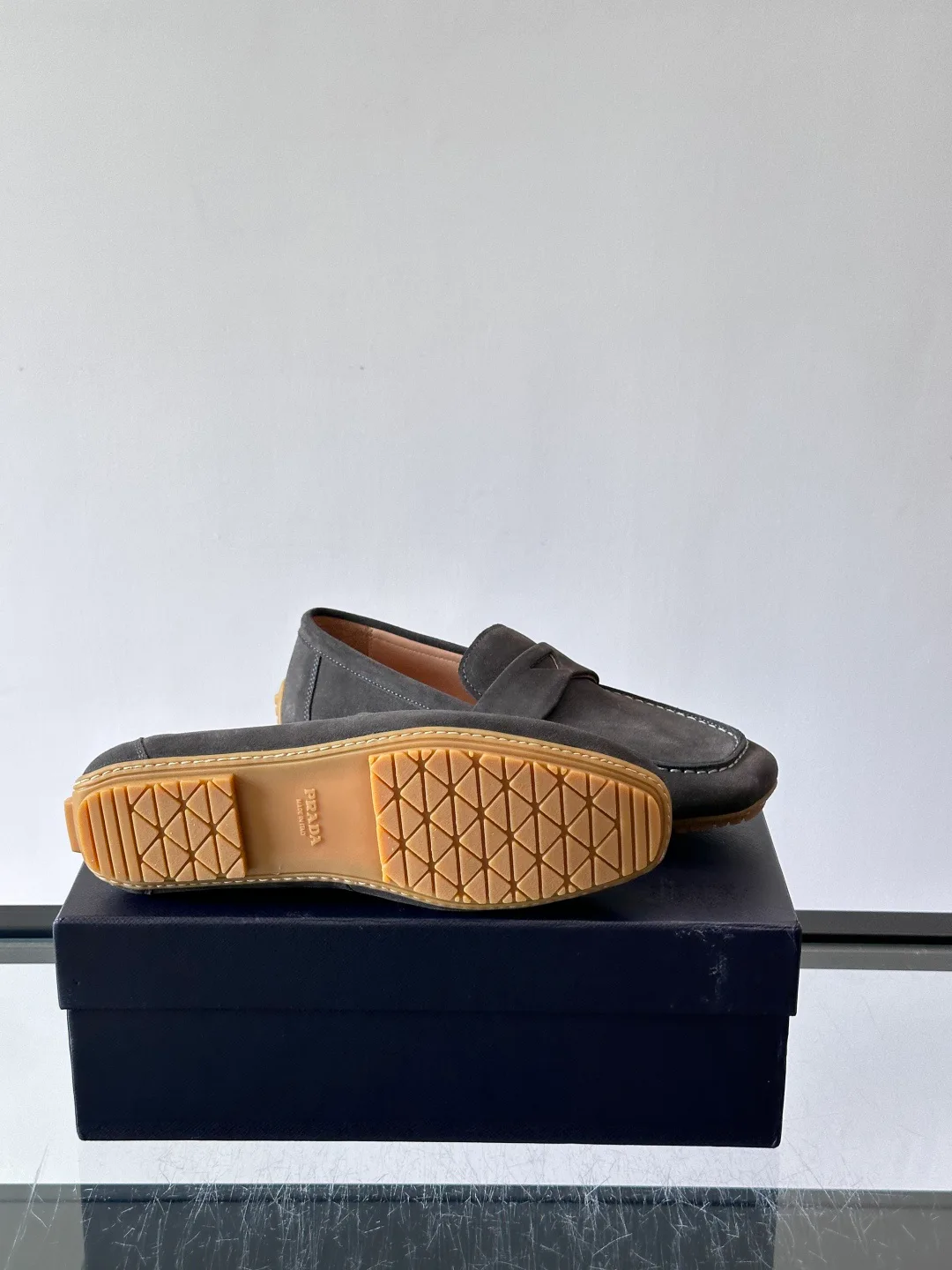 Men's Loafers And Dress Shoes PRADA 17447554