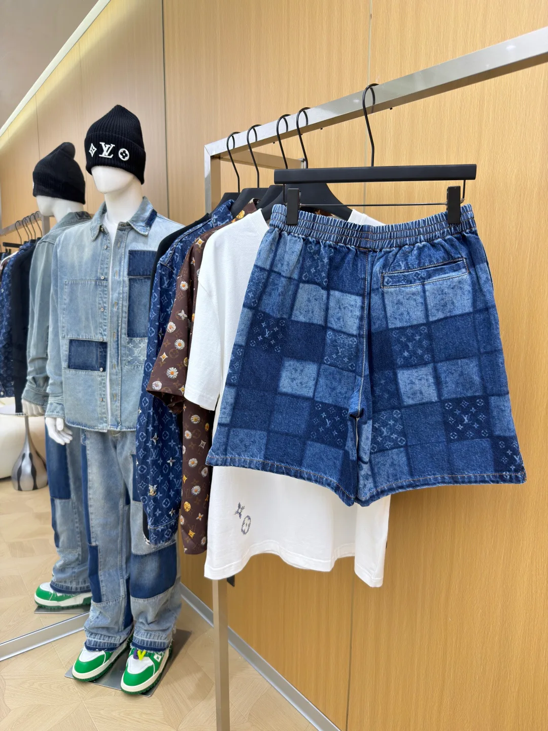 Men's Shorts LOUIS VUITTON 17699413