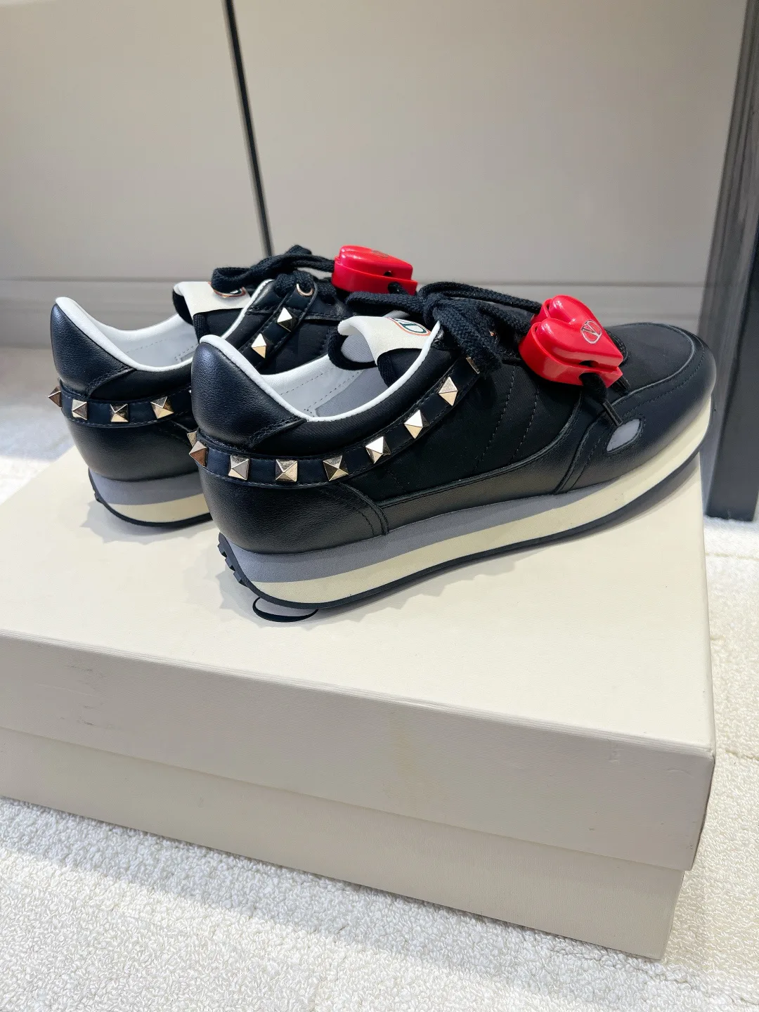 Women's Sneakers VALENTINO 18436569