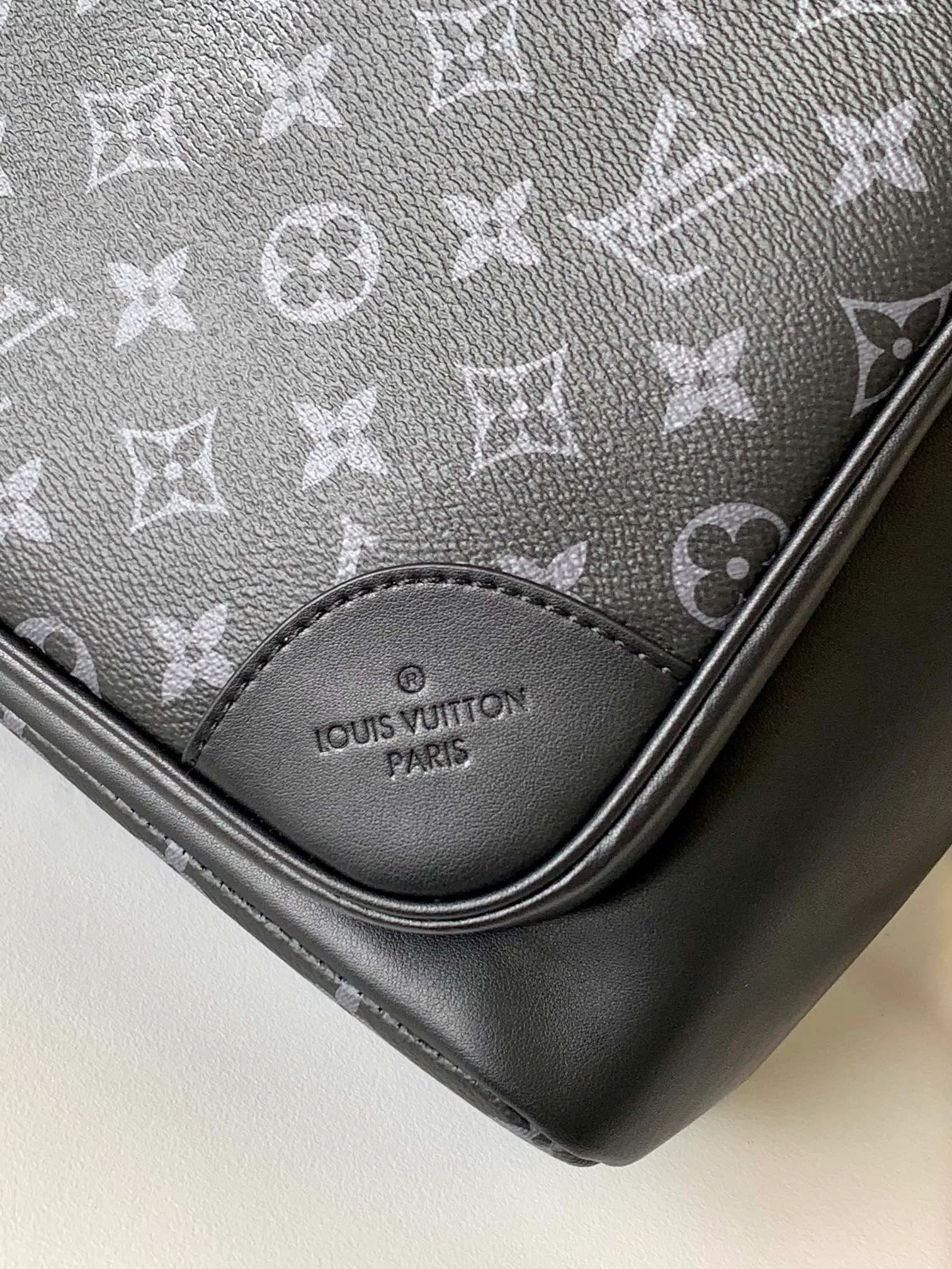 Men's Backpacks LOUIS VUITTON 18412638