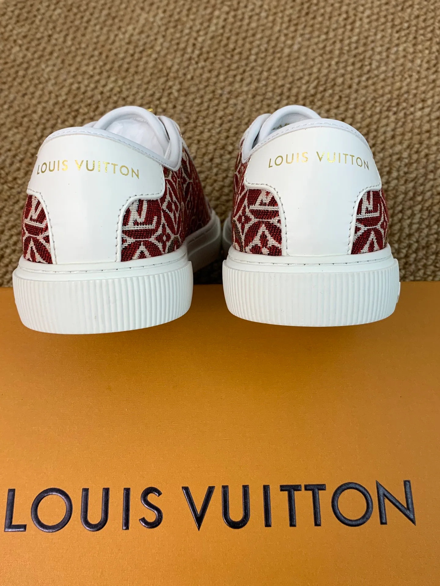Women's Sneakers LOUIS VUITTON 17545196