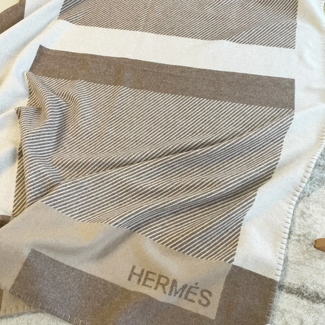 Textiles HERMES 18002668