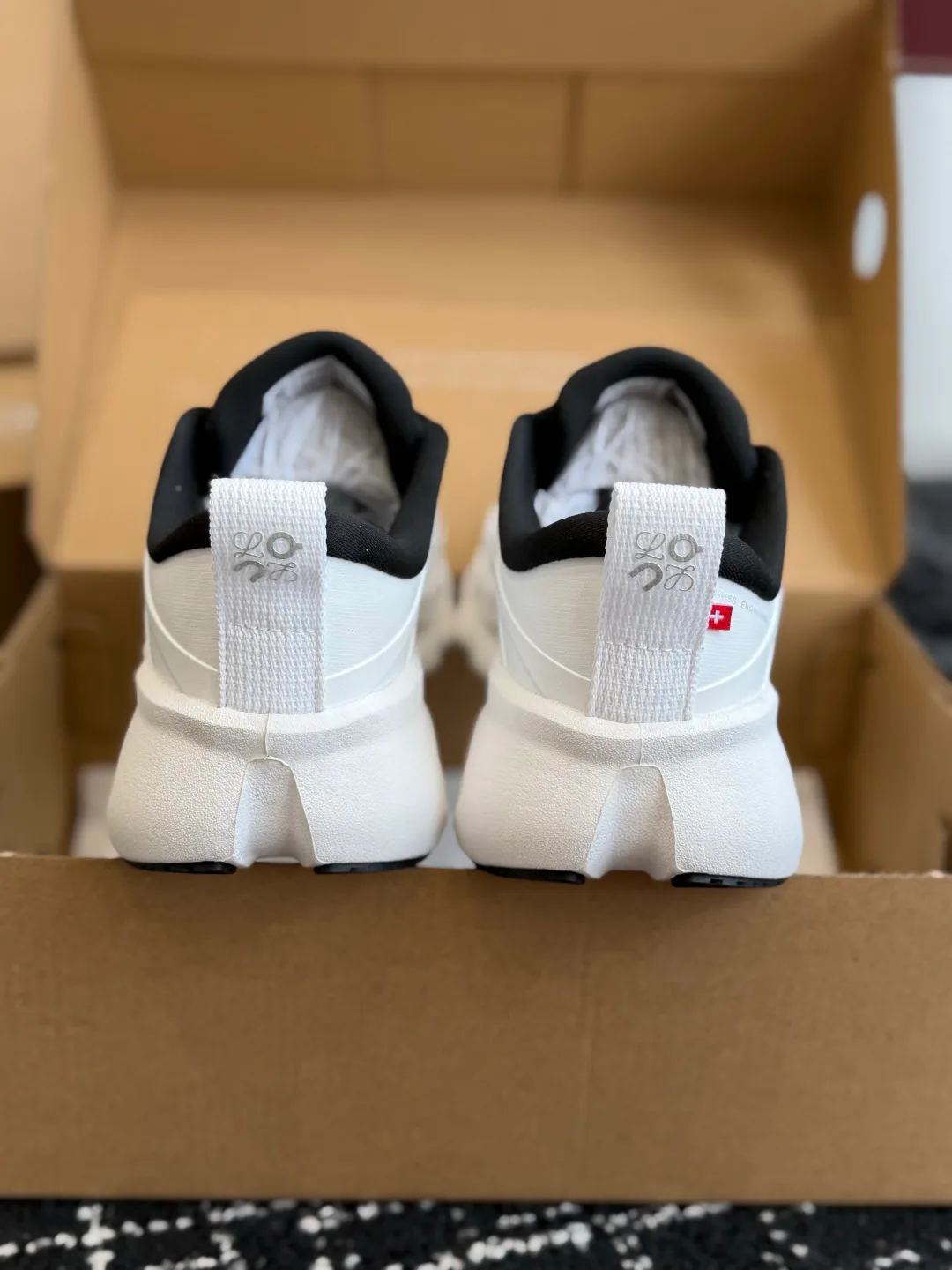 Women's Sneakers LOEWE 18139557