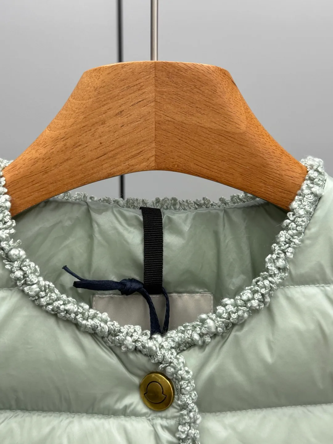 Women's Jackets And Down Jackets MONCLER 18002292