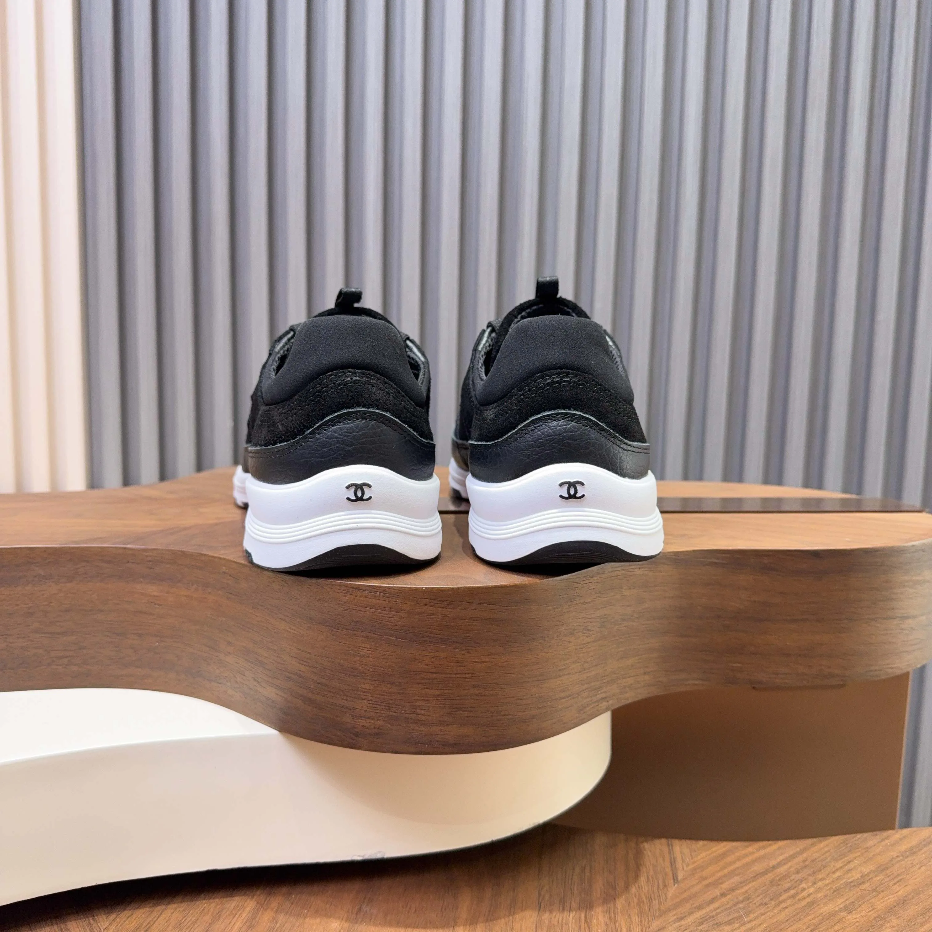 Women's Sneakers CHANEL 17918715