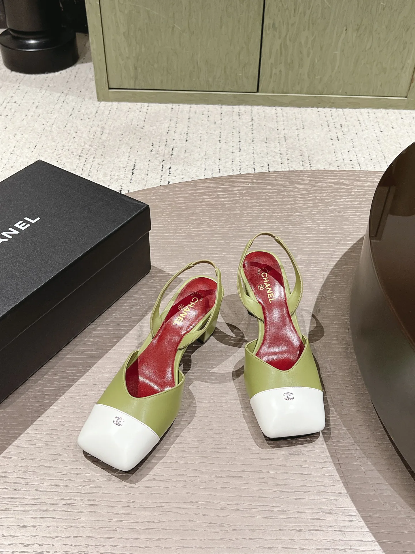 Women's Open-Toe Sandals CHANEL 18508971