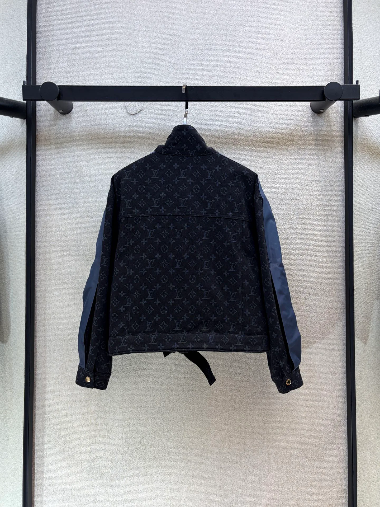 Women's Jackets And Down Jackets LOUIS VUITTON 18408056