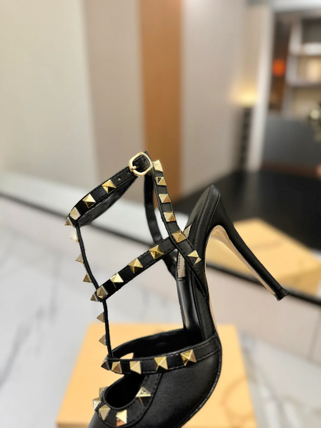 Women's Open-Toe Sandals VALENTINO 17366654