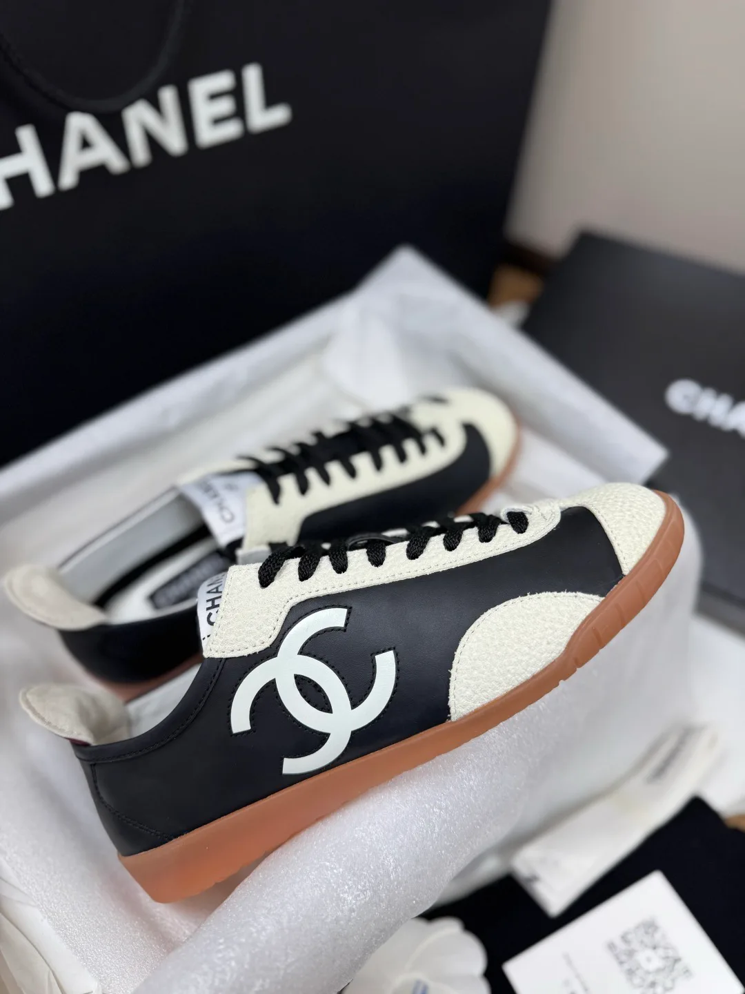 Women's Sneakers CHANEL 18223892