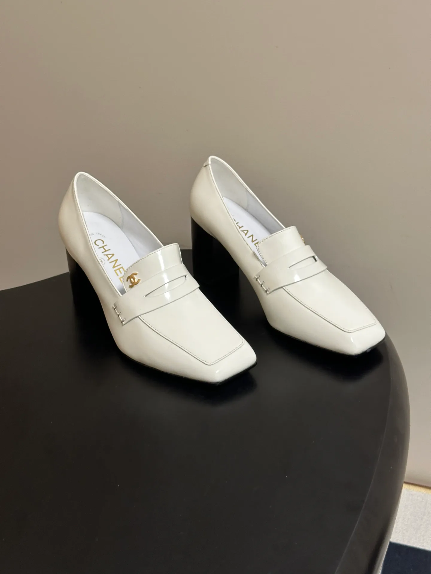 Women's Loafers And Moccasins CHANEL 18049689