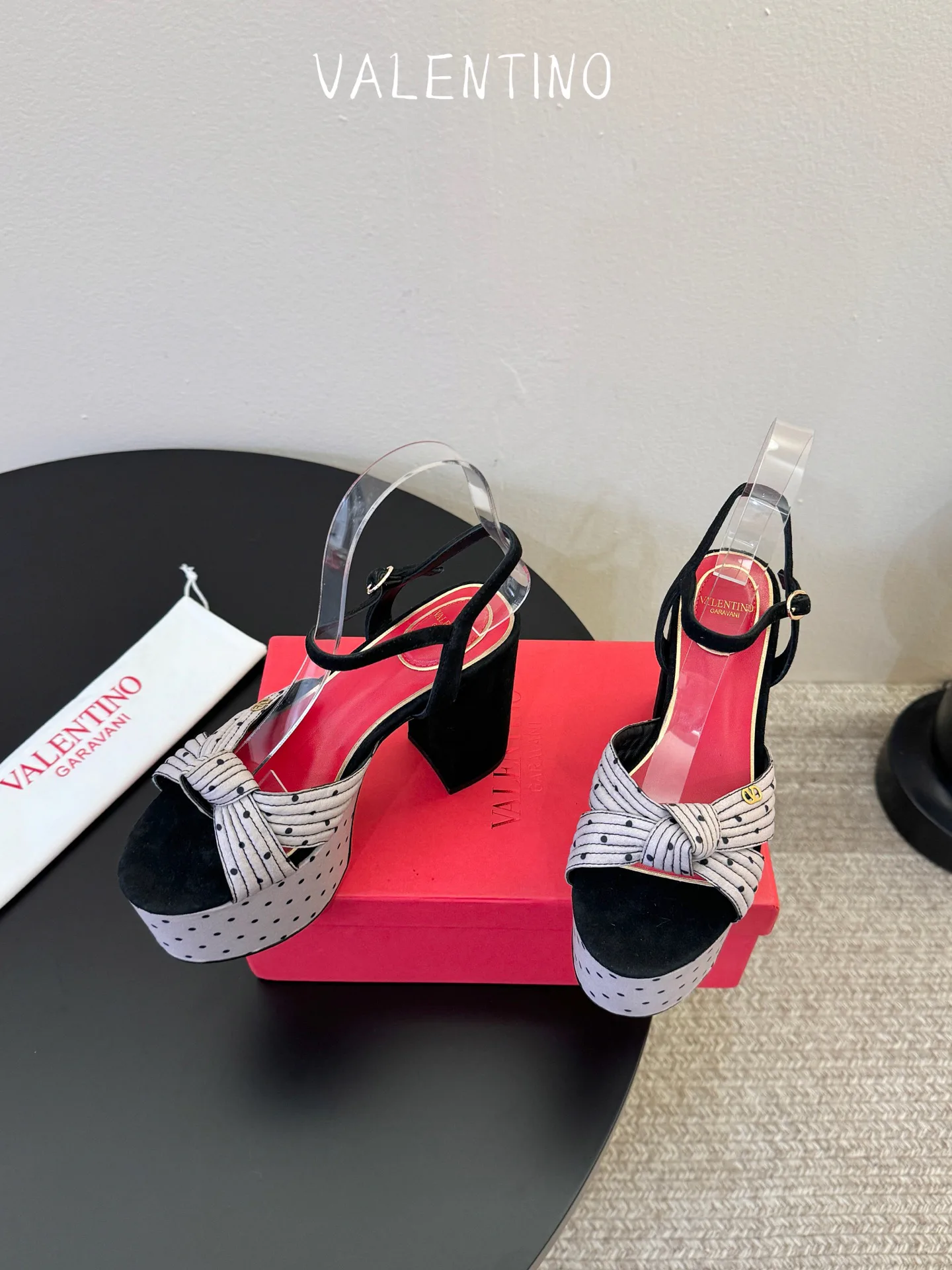 Women's Open-Toe Sandals VALENTINO 17396962