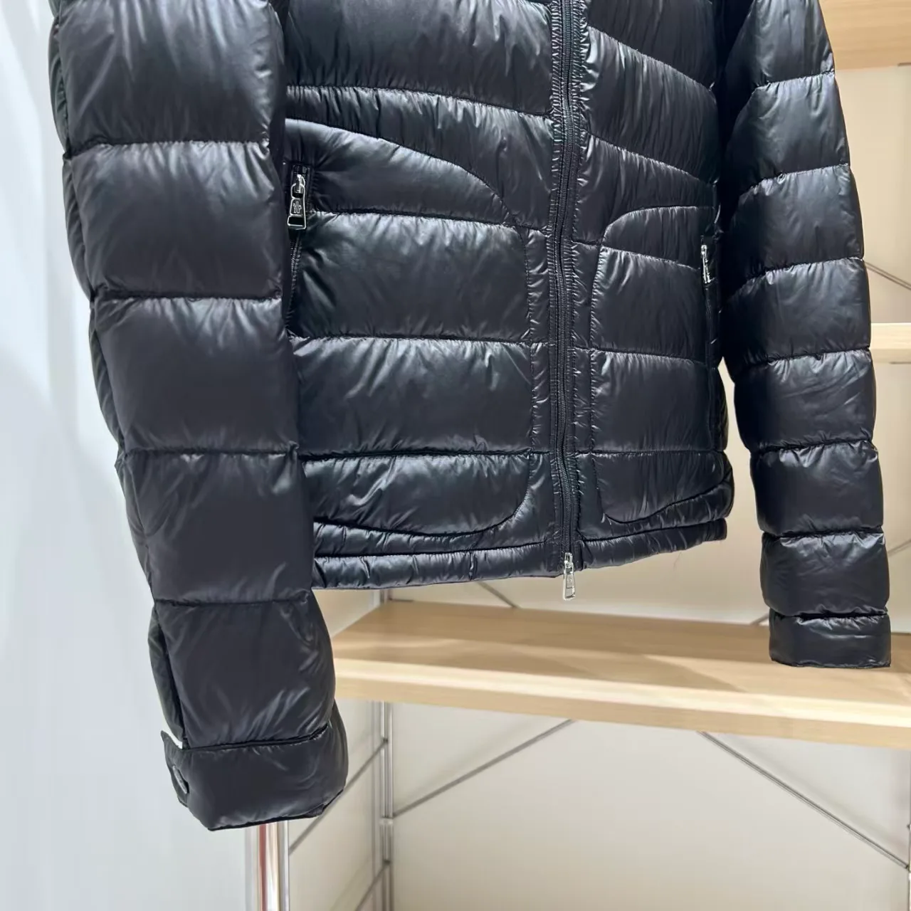 Women's Jackets And Down Jackets MONCLER 18131407